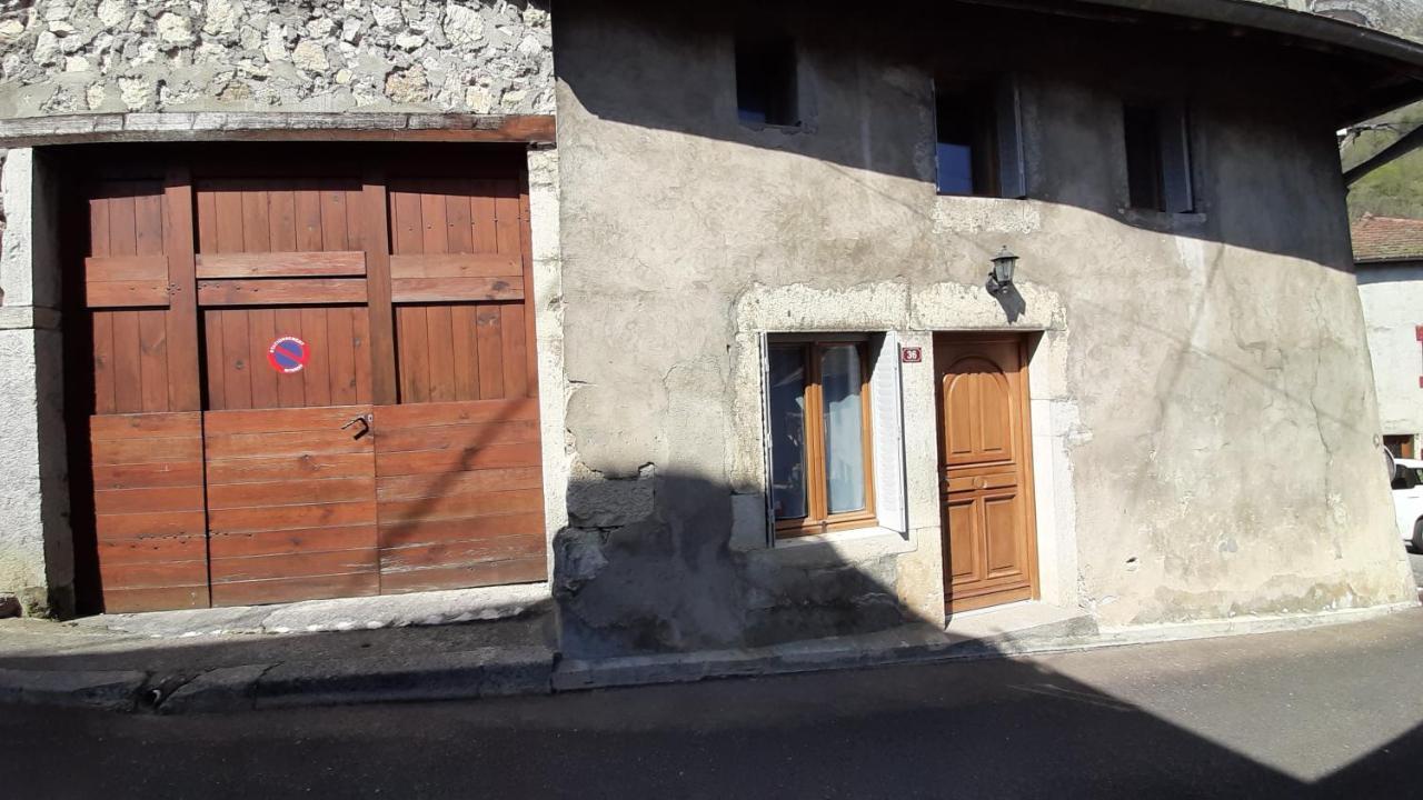 Petite Maison De Village Situee Entre Lacs, Cascades Et Montagnes Virieu-le-Grand Екстер'єр фото